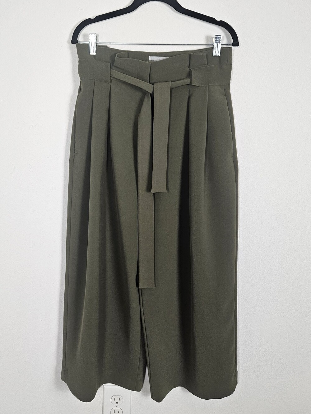 H & M High Waisted Wide Leg Khaki Green Ankle Length Pants